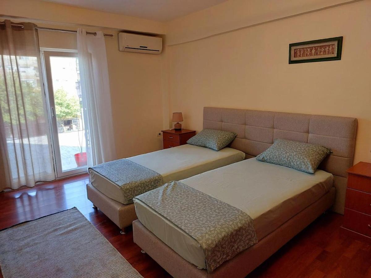 Solaris Guest House Shkodër Esterno foto