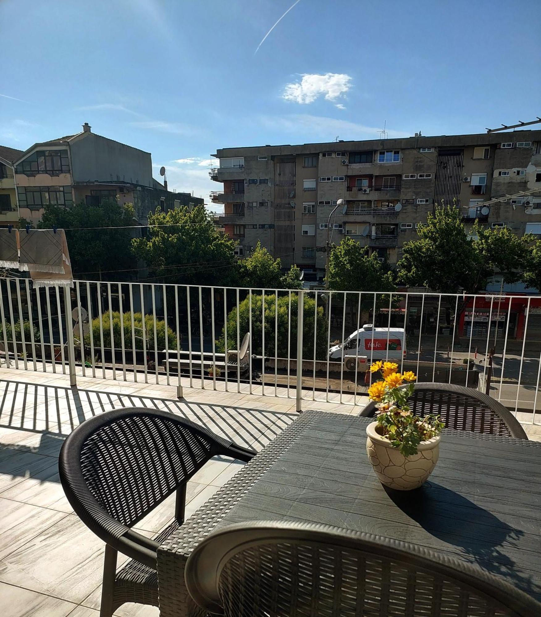 Solaris Guest House Shkodër Esterno foto